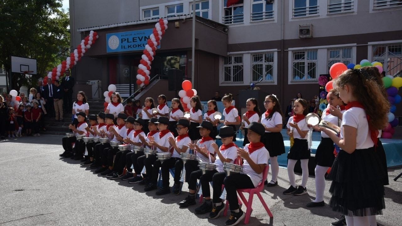 Balıkesir’de okullarda ders zili çaldı