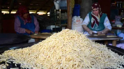 Kemah’ta kadınların imece usulü kış hazırlığı telaşı
