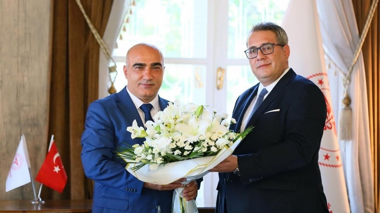 Doç. Dr. Ayhan Kul, İzmir İl Sağlık Müdürlüğüne atandı