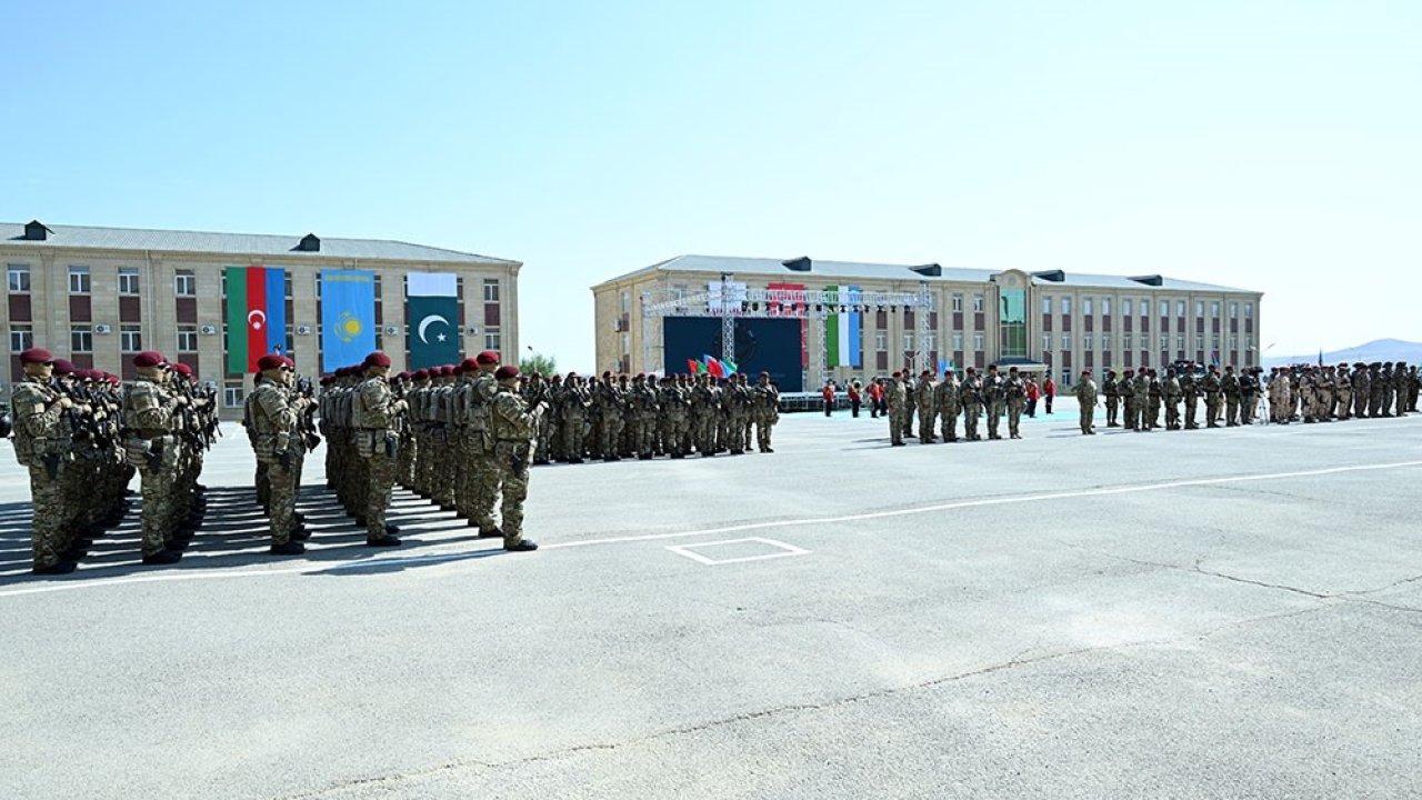 Bakü’de özel kuvvetlerin katıldığı tatbikat