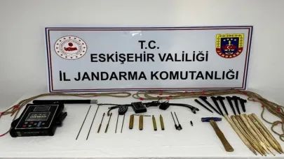 Kaçak kazı yapan 5 şüpheliye jandarmadan suçüstü