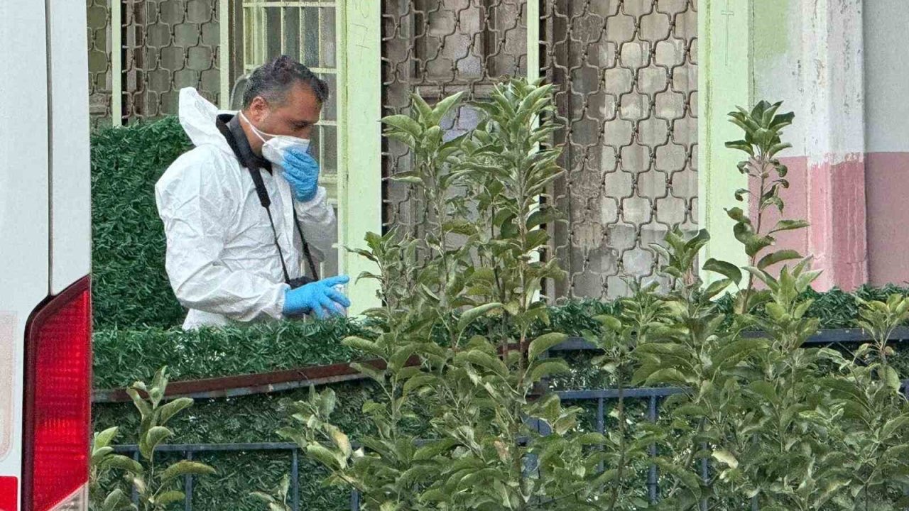 Anne ve 5 yaşındaki kızı evde ölü bulundu
