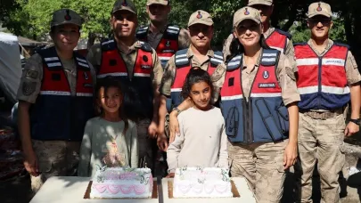 Erzincan’da jandarmadan minik kalplere doğum günü sürprizi