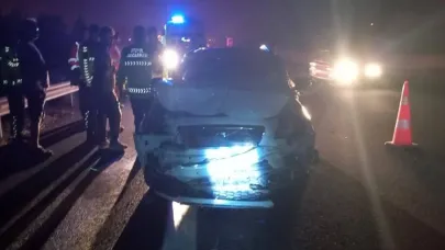 TEM’de tıra çarpan otomobil hurdaya döndü: 1 yaralı