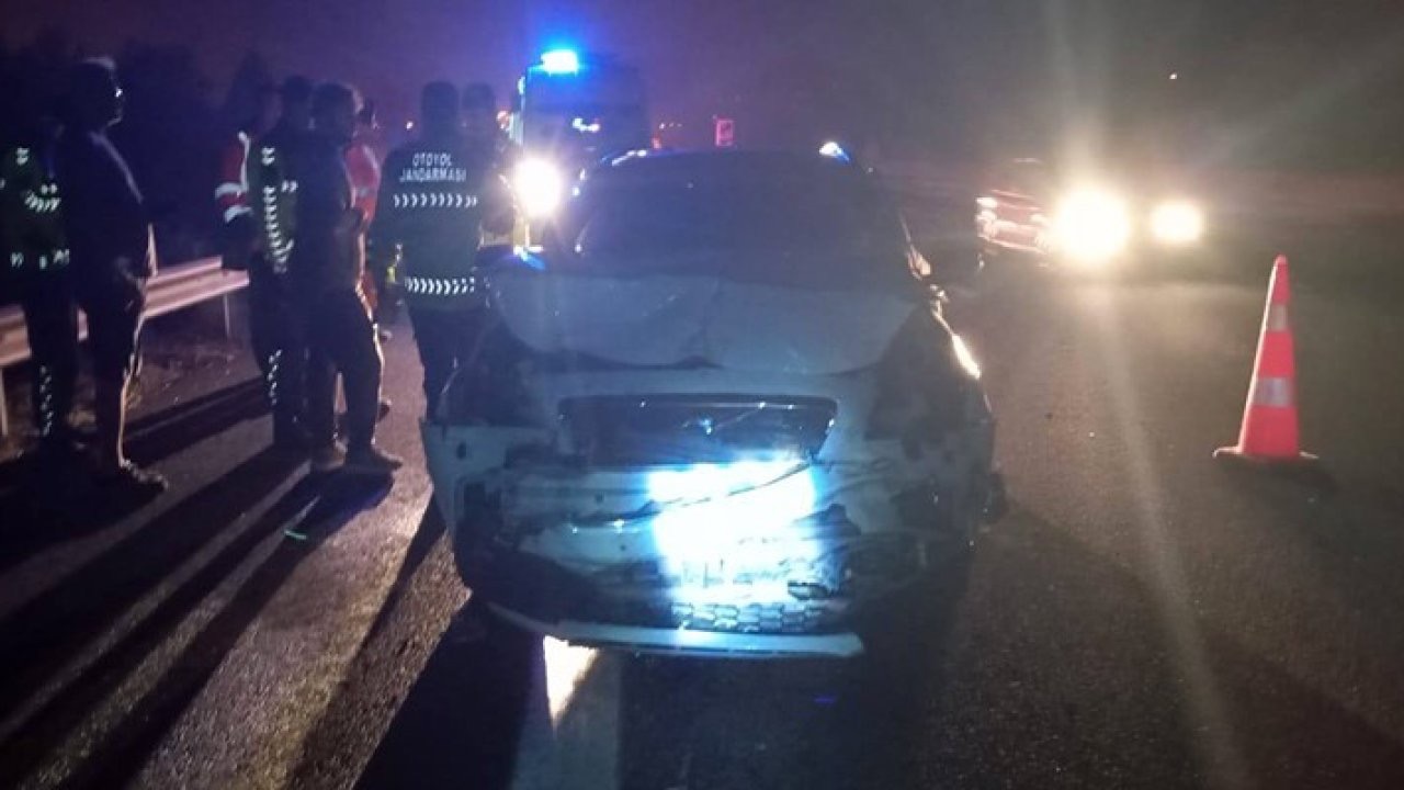TEM’de tıra çarpan otomobil hurdaya döndü: 1 yaralı