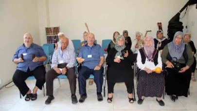 Alzeymir hastaları sosyal hayata katılıyor