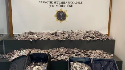 Samsun polisi otogardaki valizlerden 55 bin 860 uyuşturucu hap ele geçirdi
