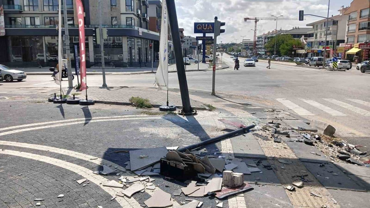 Ankara’da taksi ile otomobil çarpıştı: 1 ölü, 1 ağır yaralı