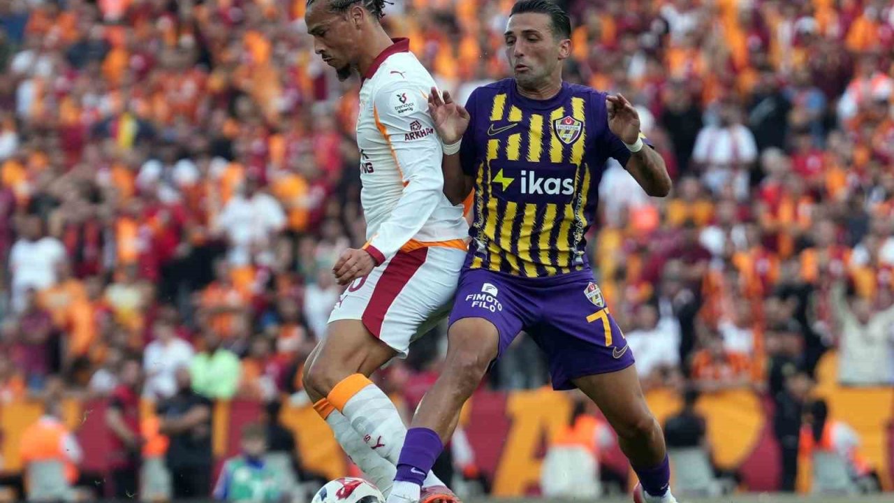 Trendyol Süper Lig: Eyüpspor: 0 - Galatasaray: 0 (İlk yarı)