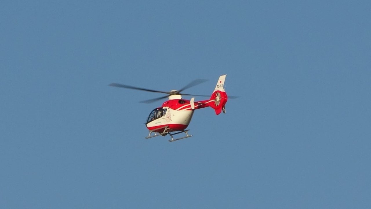 Bahçesaray’da yaralanan genç helikopter ambulansla Van’a sevk edildi