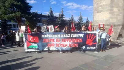 Sağlık çalışanları Gazze için yürüdü