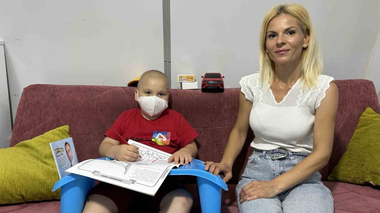 Kansere karşı verdiği mücadeleyi yarım bırakarak evladının kanserle mücadelesine ortak olan anne, yaptığıyla gönülleri fethetti