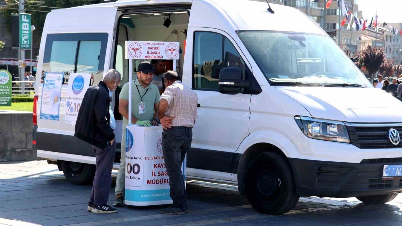 Kayseri’de tütünle mücadelede yeni dönem: ‘Mobil Sigara Bırakma Aracı’ hizmete başladı