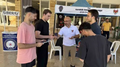 Karabük’te polisler üniversite öğrencilerini bilgilendiriyor