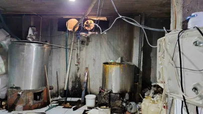 Ağrı’da ruhsatsız işletmede 5 ton 709 kilogram pekmez ele geçirildi