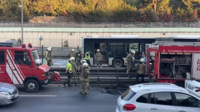 Bayrampaşa-Maltepe Metrobüs Durağı’nda korkutan yangın