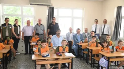 Öğrencilere fidan hediye edildi