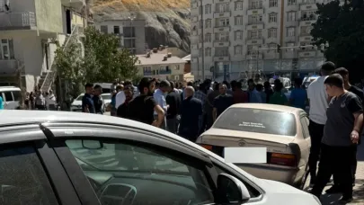 Hakkari’de freni patlayan çekici 6 araca çarparak durabildi