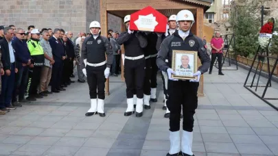Kalp krizi geçiren polis memuru hayatını kaybetti
