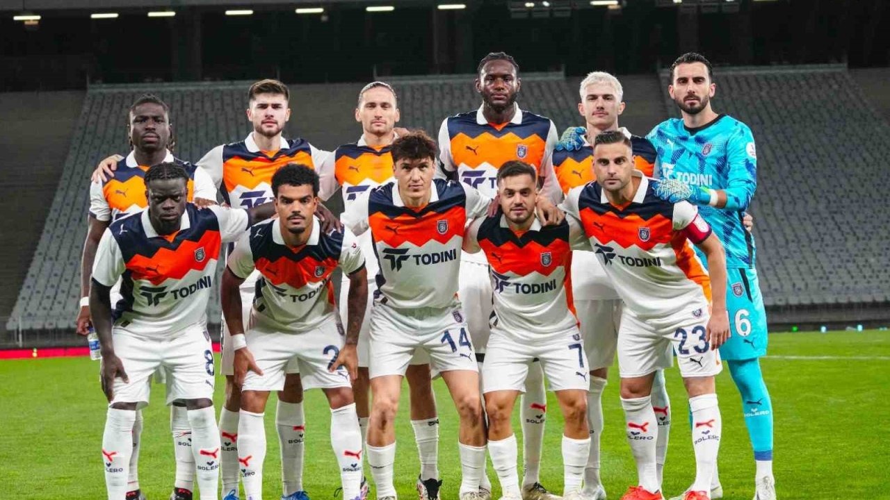 Trendyol Süper Lig: Fatih Karagümrük: 0 - RAMS Başakşehir: 0 (İlk yarı)