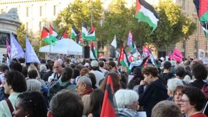 Paris’te binlerce kişi İsrail’in Gazze’ye saldırılarını protesto etti: "Katil Netanyahu, Filistin Filistinlilerindir"