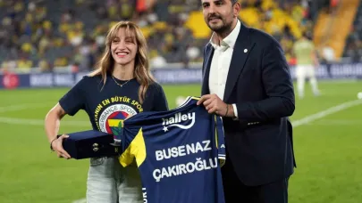 Dünya Boks Şampiyonası’ndan madalya ile dönen boksörlere plaket