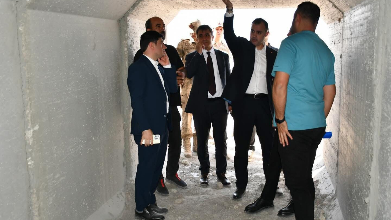 KAYMAKAM GÜLNAR VE VALİ YARDIMCISI ÇELEBİ, AĞRI DAĞI GÜVENLİK YOLUNDA İNCELEMELERDE BULUNDU