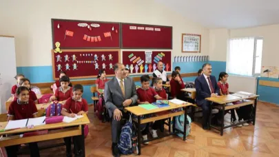 Vali Turan Bayraktutan’da Öğrencilerle Buluştu
