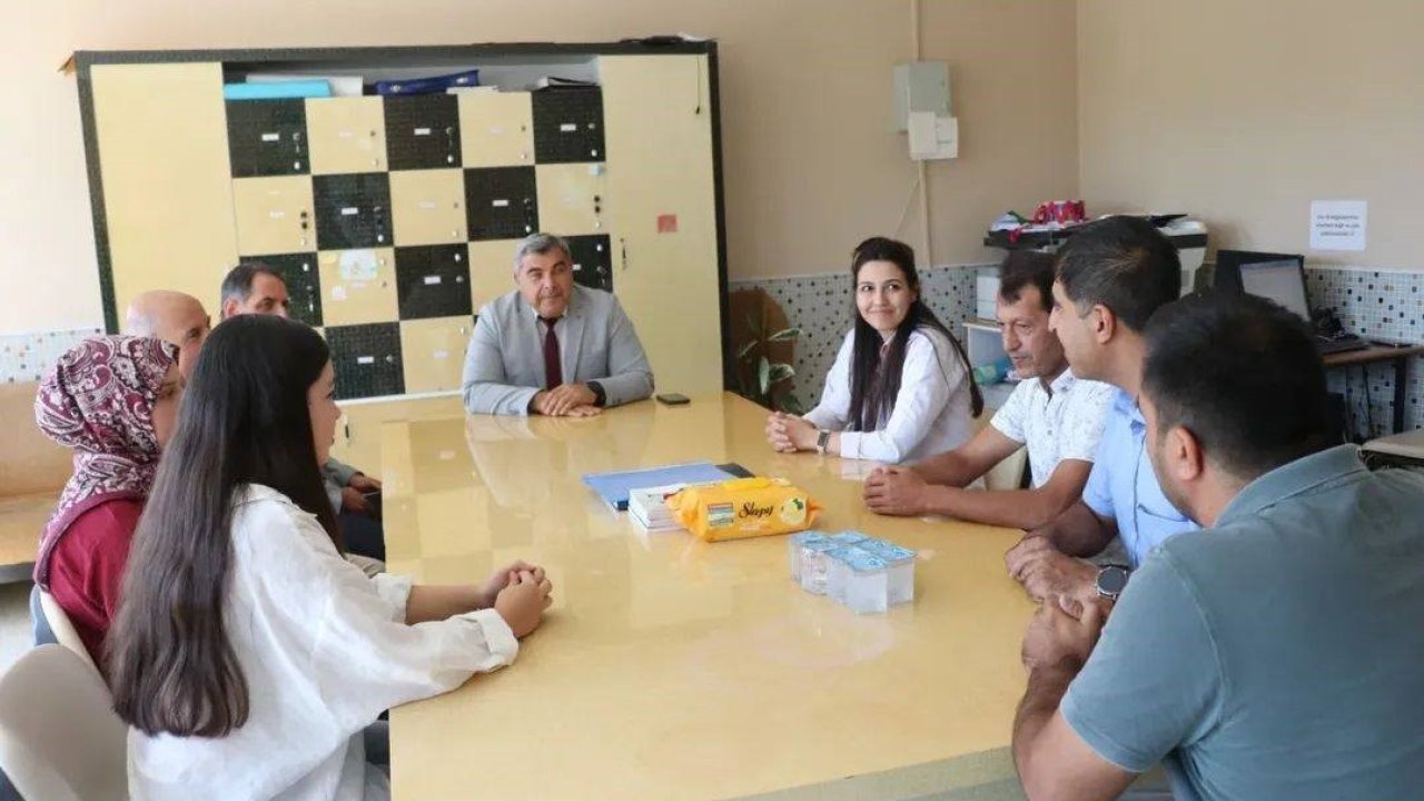Sünnetci öğrencilere rehberlik ve yönlendirmelerde bulundu