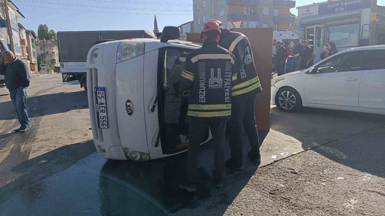 Erzurum’da üç araçlı kazada can pazarı