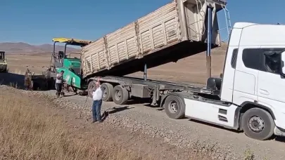 Tekman Beyköy mahalle yolu asfalta kavuştu