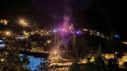 Adana’da evde çıkan yangında anne ve oğlu yaralandı