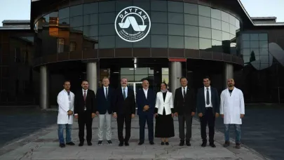 EVYAP Yönetim Kurulu Başkanı Mehmet Evyap, Rektör Hacımüftüoğlu’nun misafiri oldu