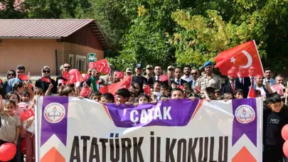 Çatak’ta İlköğretim Haftası coşkuyla kutlandı
