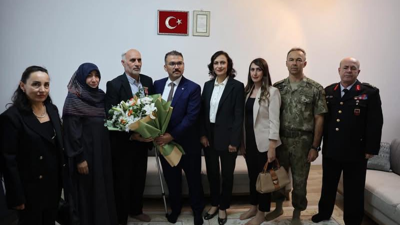 Vali Turan’dan Gazimize Anlamlı Ziyaret