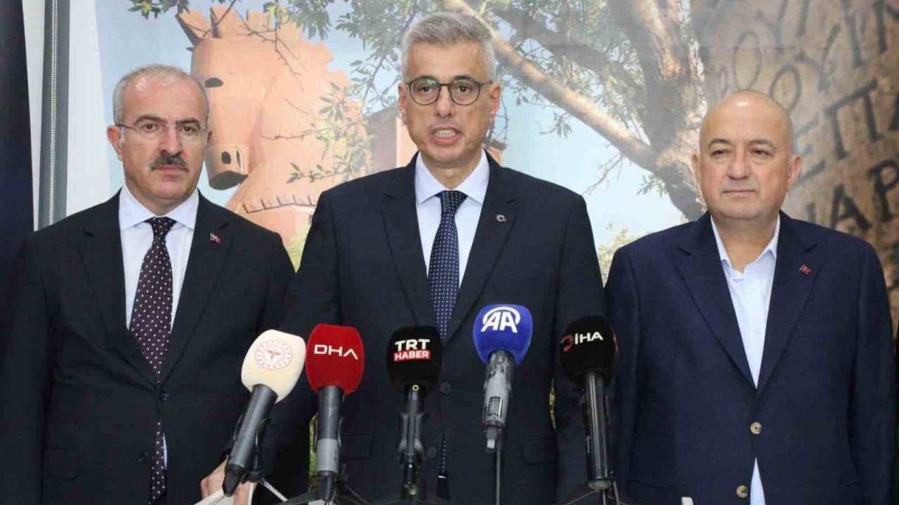 Sağlık Bakanı Memişoğlu: "İnşallah 2026’nın ilk yarısında Türkiye kendi SMA ilacını üretip nadir hastalıklarla ilgili bir adım atacak"