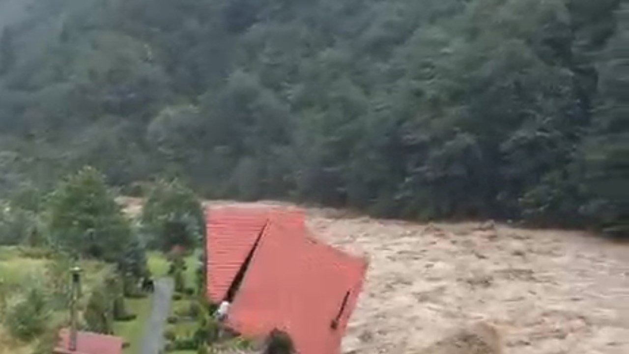 Vali uyarmıştı, devletten önce sel yıktı