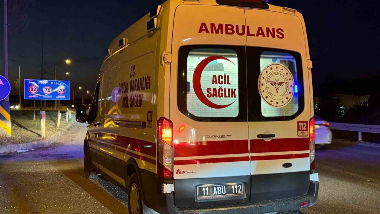 Bilecik’te tırla otomobil çarpıştı: 4 yaralı