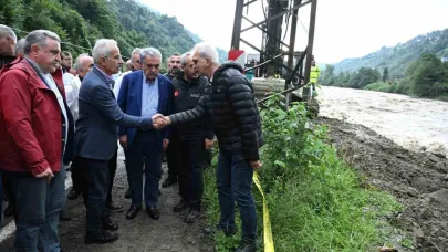 Bakan Uraloğlu: "(Rize’de meydana gelen sel) Yollarımızı en kısa sürede güvenli hale getirmek için aralıksız çalışıyoruz"