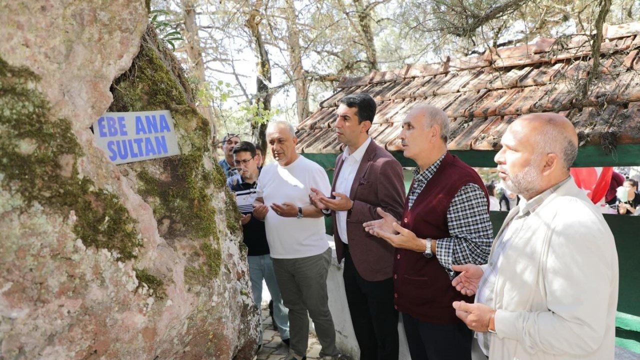 Kütahya’da Ebe Ana Sultan dualarla anıldı