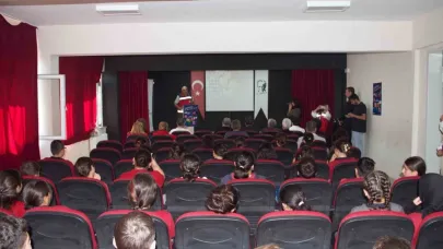 Öğrencilere ’kokarca’ semineri