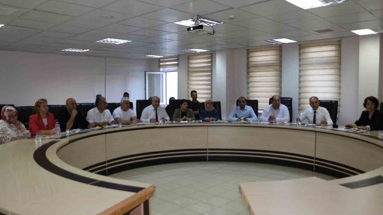 Elazığ’da Kamu Hastaneleri Hizmetleri Değerlendirme Toplantısı