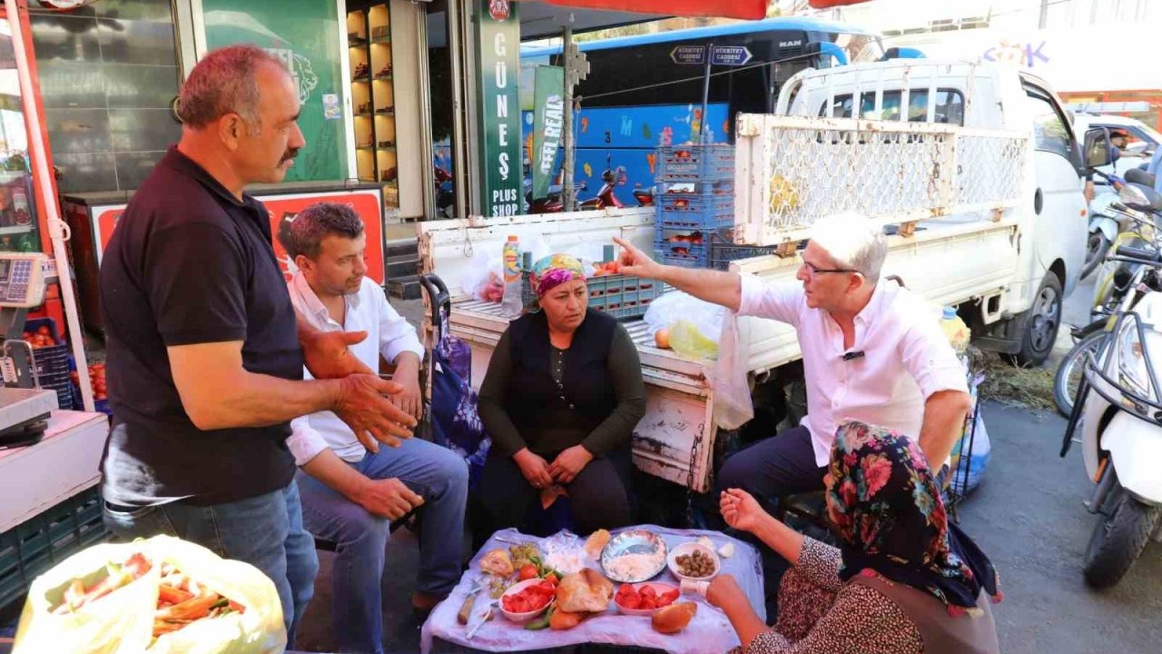 Başkan Tetik, vatandaşlarla bir araya geldi