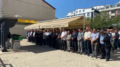 Trafik kazasında hayatını kaybeden 78 yaşındaki kadın son yolculuğuna uğurlandı