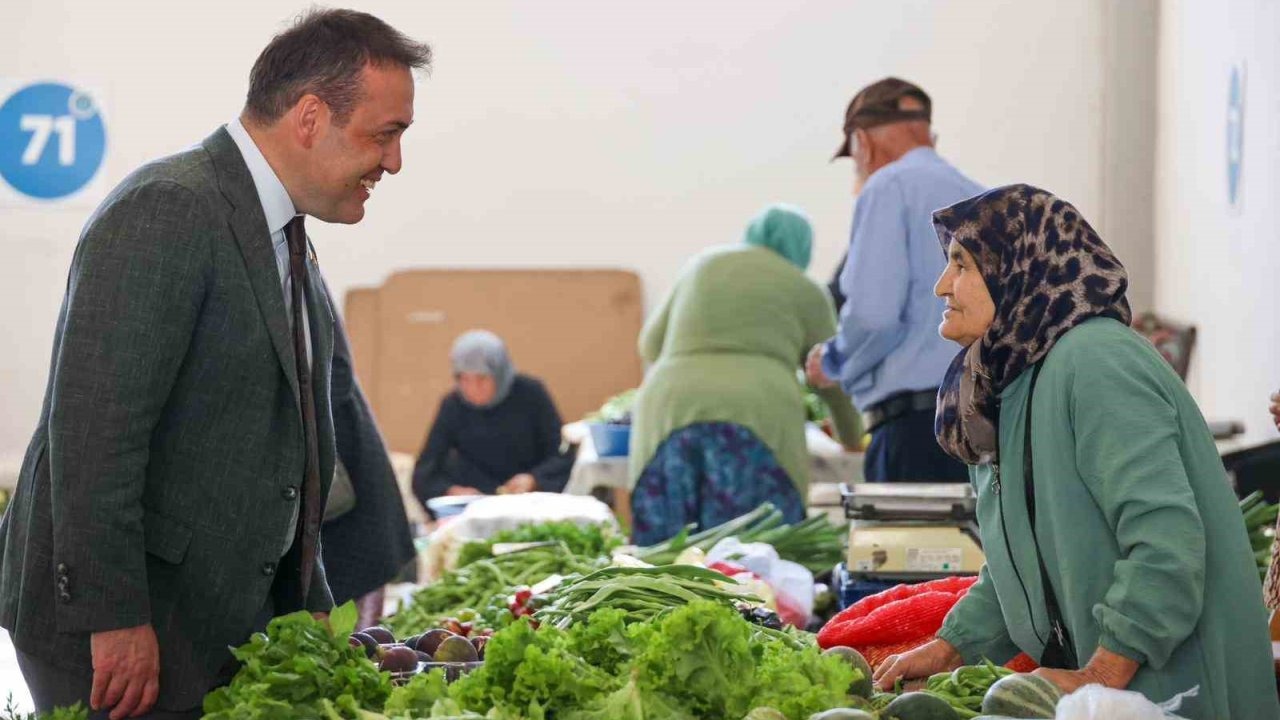 Vali Sözer, pazarcı esnafıyla bir araya geldi