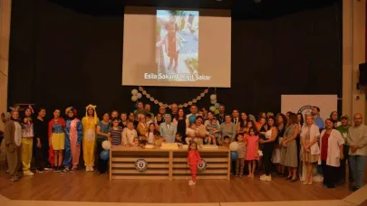 Hastanede tedavi gören çocuklara doğum günü sürprizi