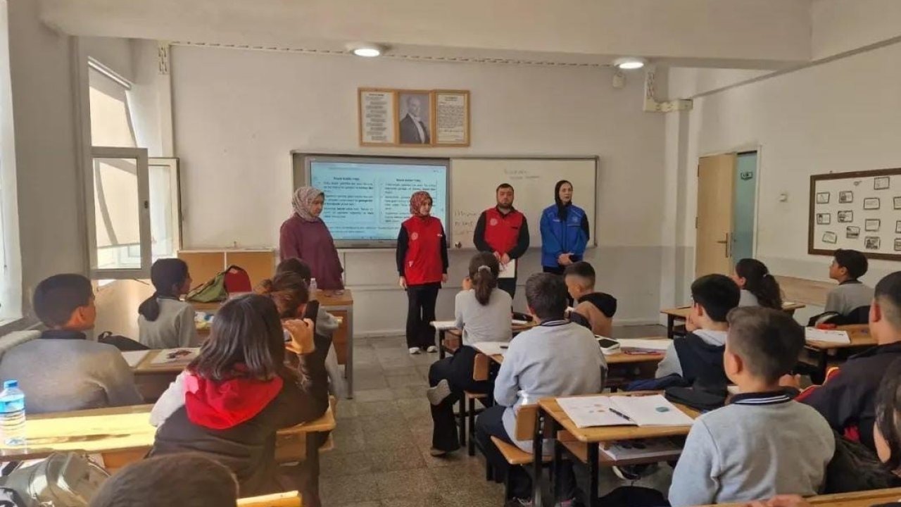 "Merkezim Her Yerde" projesi Hamur’da öğrencilerle buluştu