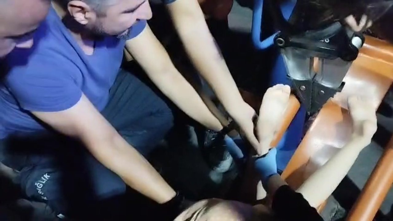 Parkta ayağı sıkışan çocuğun yardımına itfaiye yetişti