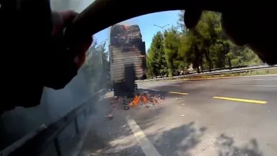 Mersin’de karton yüklü tırda yangın