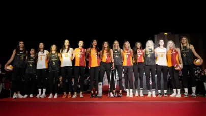 Galatasaray Adası’nda forma lansmanı gecesi
